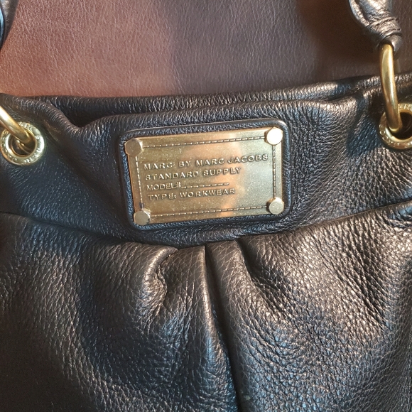 Marc by Marc Jacobs Black Leather Small Shoulder Crossbody Handbag EUC - Picture 9 of 10